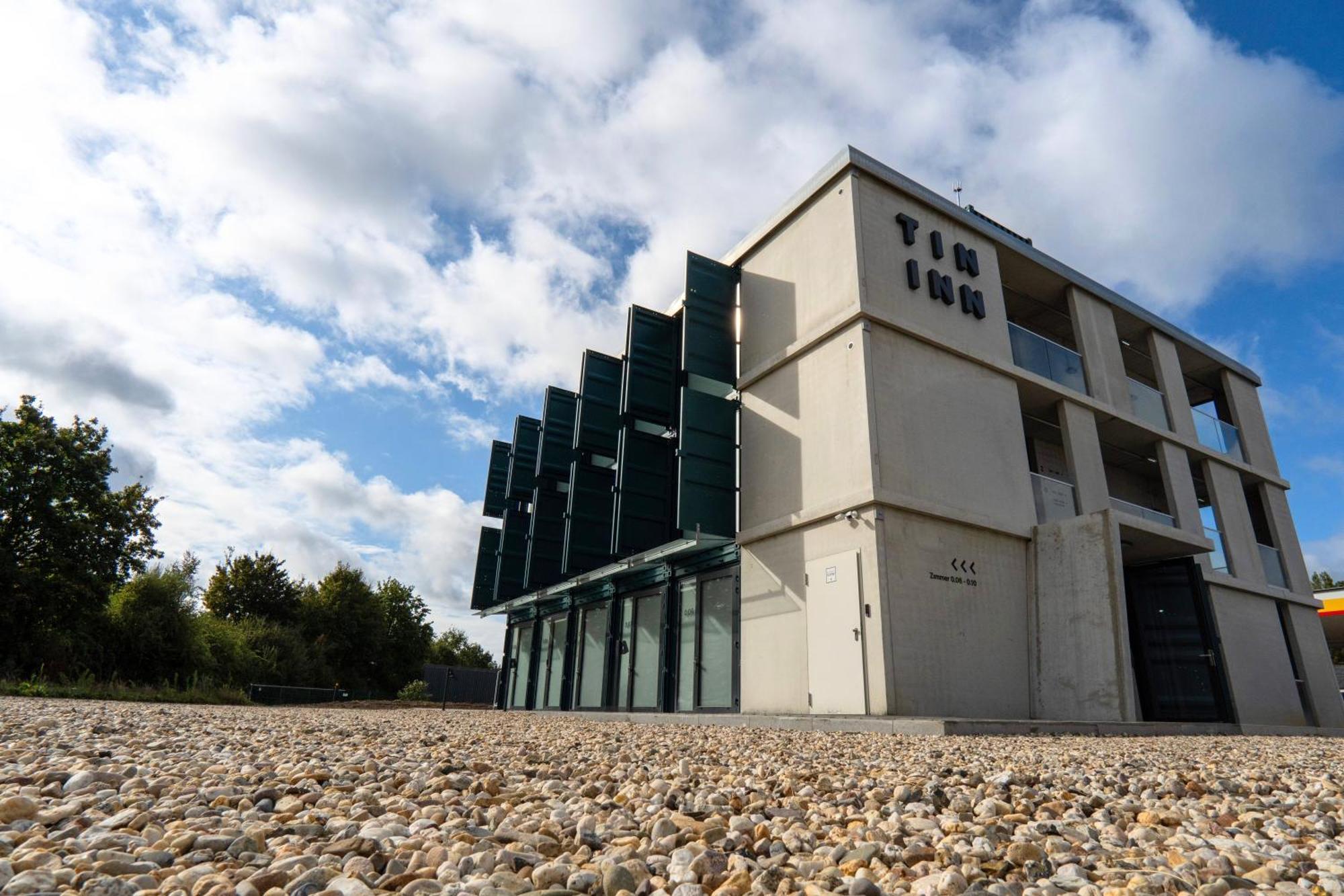 Tin Inn - Heinsberg - Das Hotel Aus Hochwertig Ausgebauten Ueberseecontainern Eksteriør billede