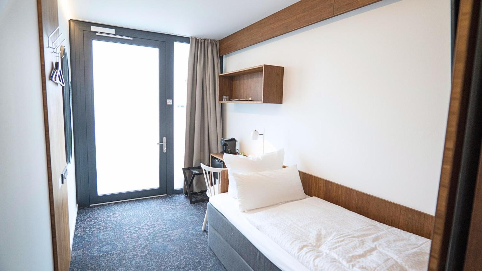 Tin Inn - Heinsberg - Das Hotel Aus Hochwertig Ausgebauten Ueberseecontainern Eksteriør billede
