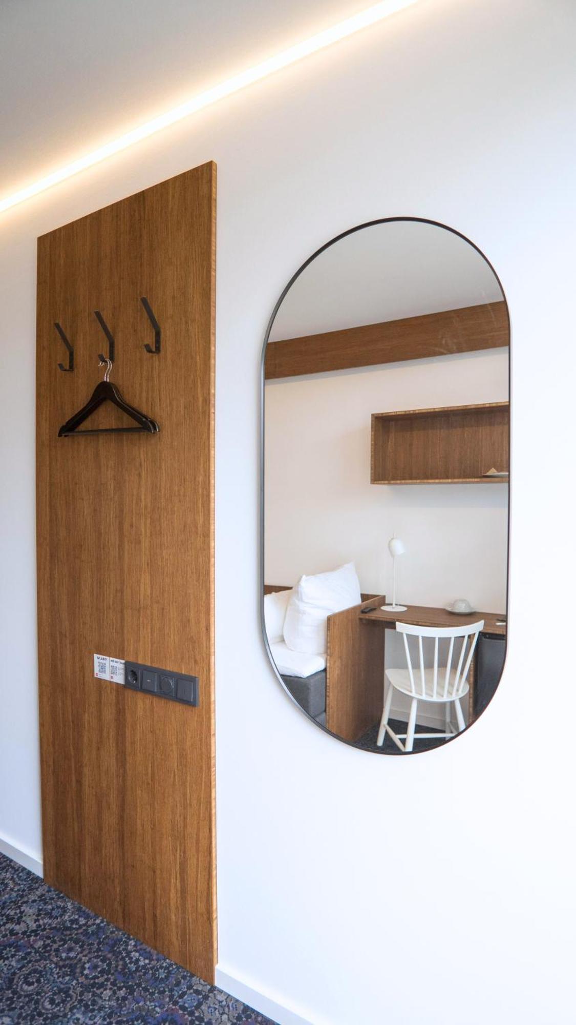 Tin Inn - Heinsberg - Das Hotel Aus Hochwertig Ausgebauten Ueberseecontainern Eksteriør billede