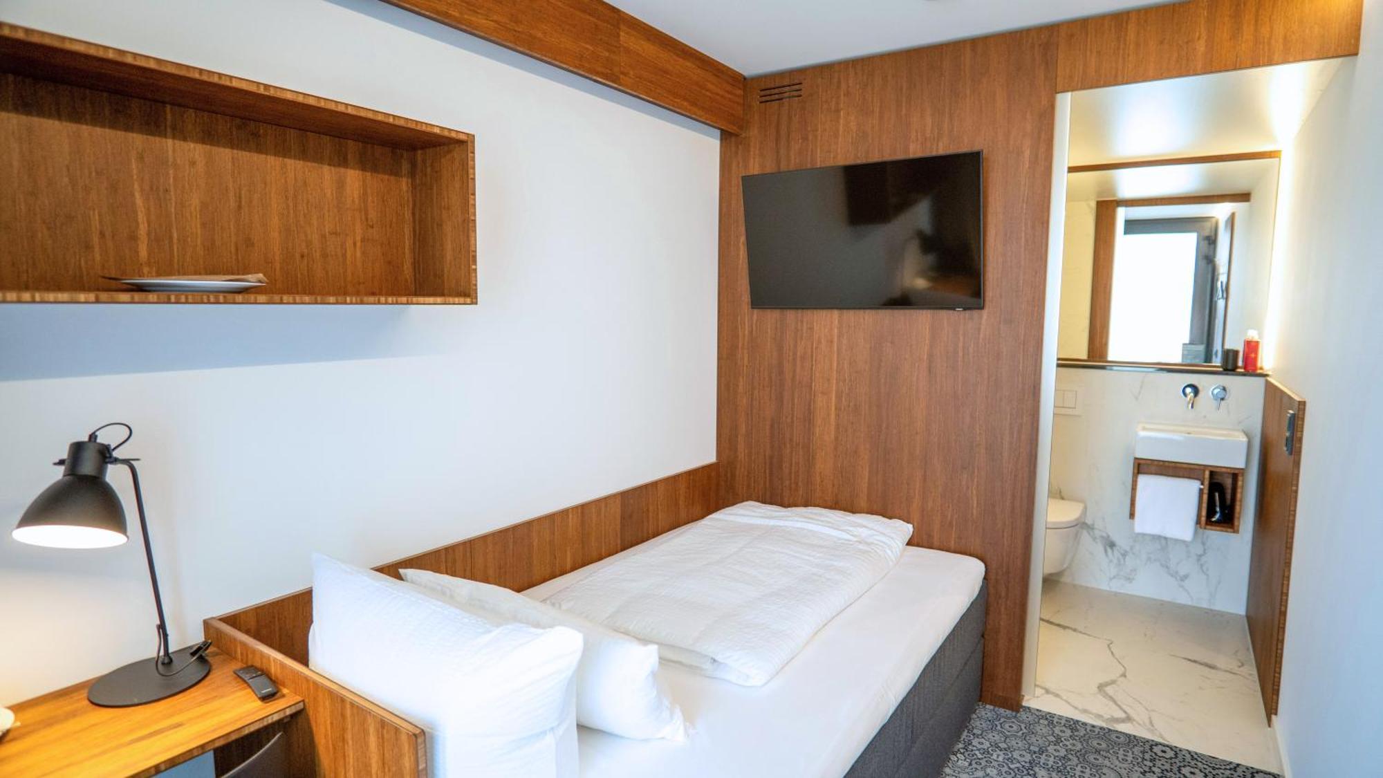Tin Inn - Heinsberg - Das Hotel Aus Hochwertig Ausgebauten Ueberseecontainern Eksteriør billede